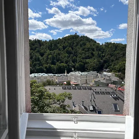Zora With Grandhotel Pupp View Διαμέρισμα